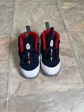 Nike Little Foamposite Olympic TD Shoe Size 5c White 723947-403 Preowned